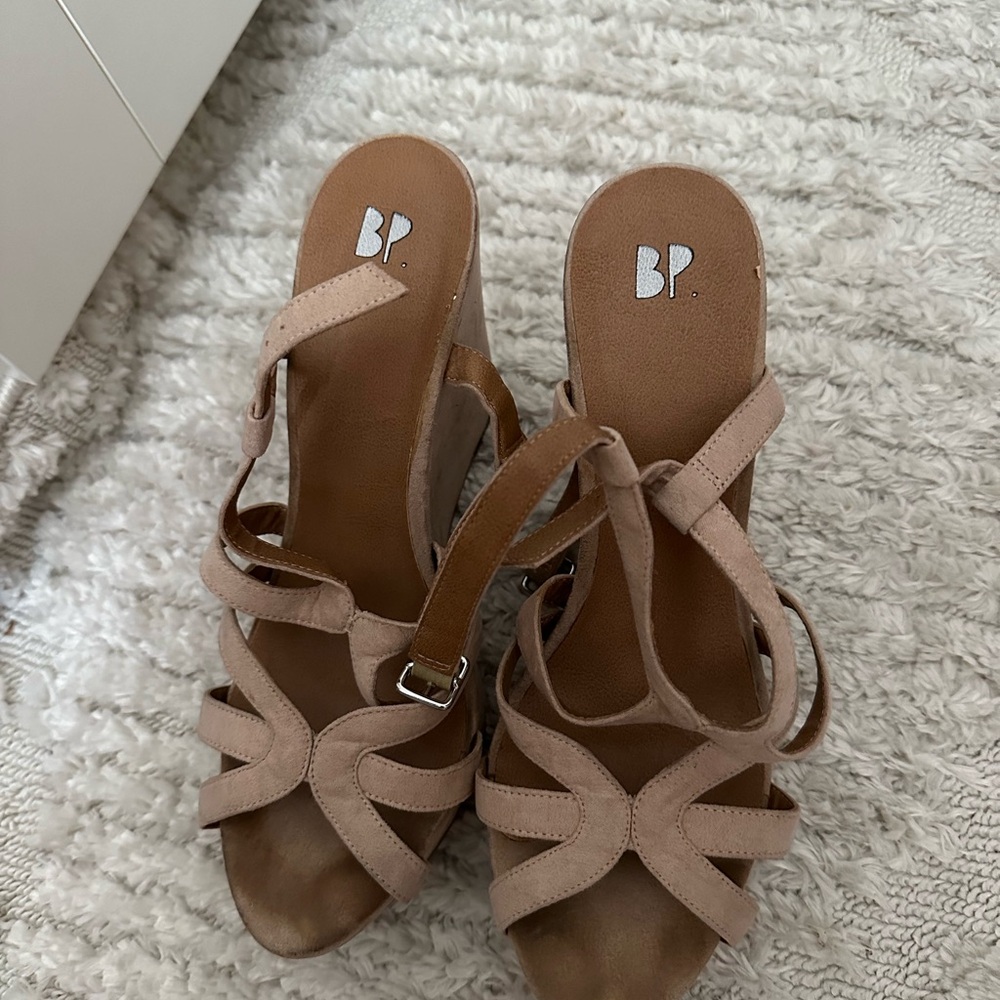 BP beige shoes